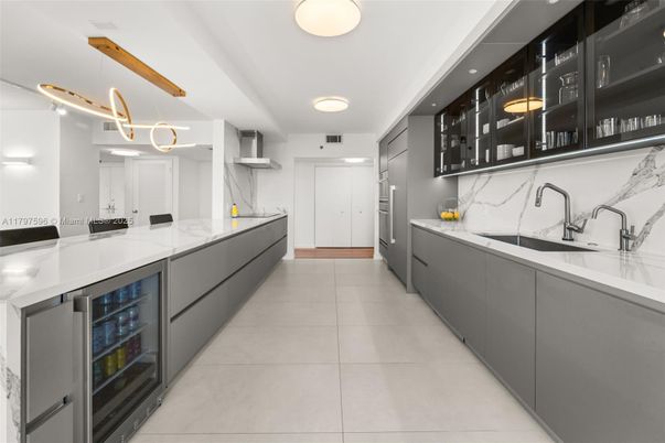 Interior, Kitchen, Marble Walls, Pendant Lights
