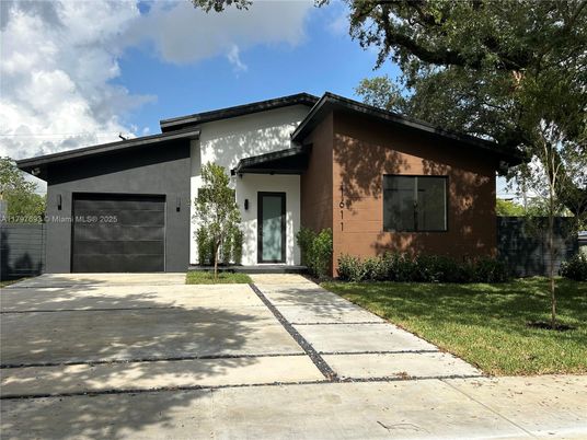 Attached, Exterior, Facade, Modern