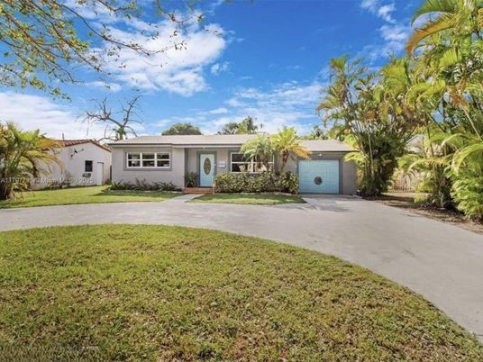 Attached, Backyard, Exterior, Facade, Ranch