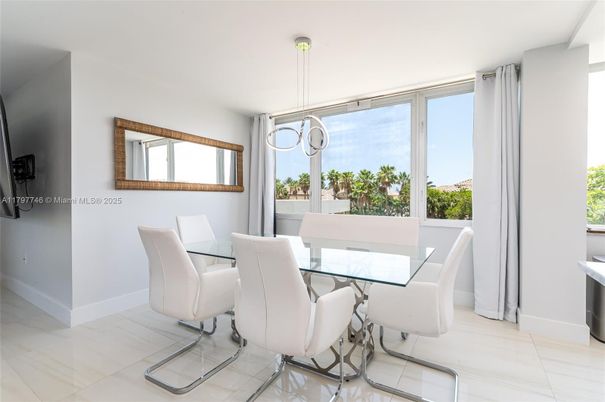 Dining room, Interior, Pendant Lights