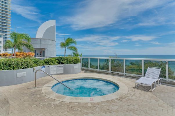 Exterior, Pool, Water