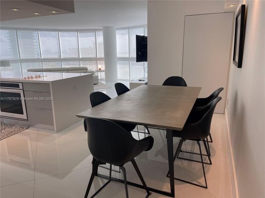 Dining room, Interior, Kitchen, Recessed Lighting