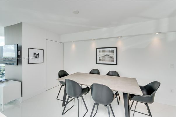 Dining room, Interior, Recessed Lighting