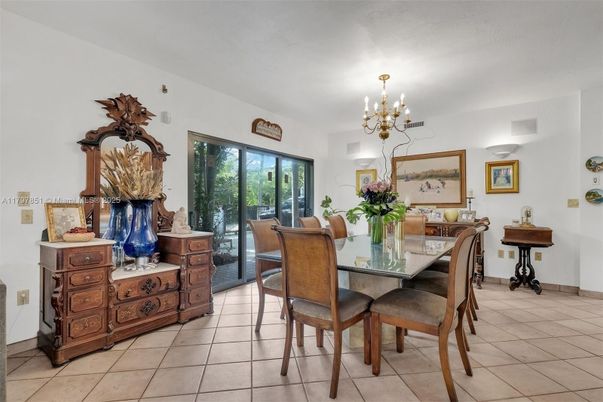 Chandelier, Dining room, Interior