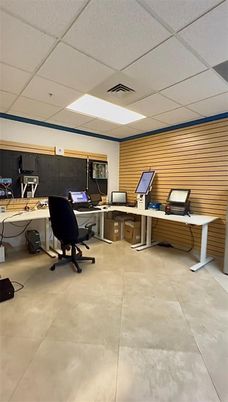 Home Office, Interior