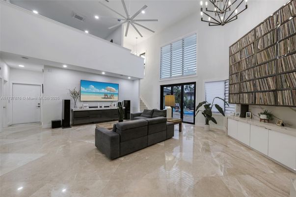 Interior, Living room, Pendant Lights, Recessed Lighting