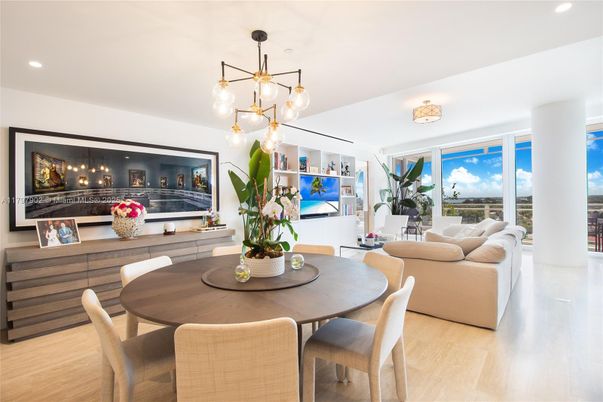 Dining room, Interior, Living room, Pendant Lights, Recessed Lighting, Wood Texture Flooring