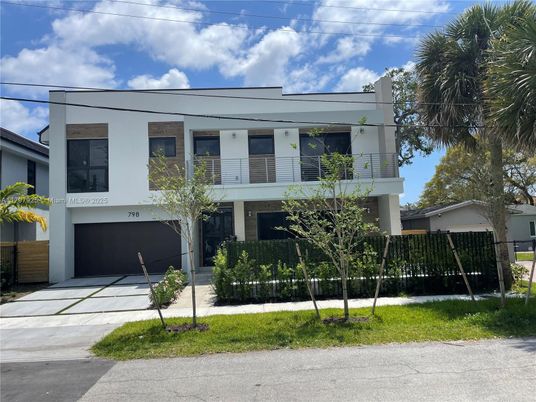 Attached, Exterior, Facade, Modern