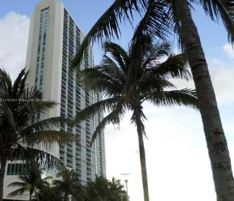 Exterior, Facade, Condo Building