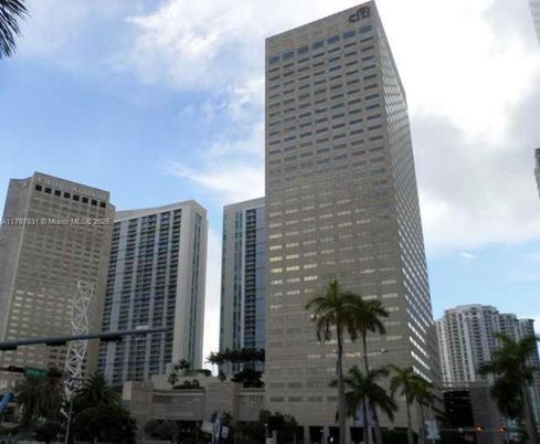 Exterior, Facade, Highrise