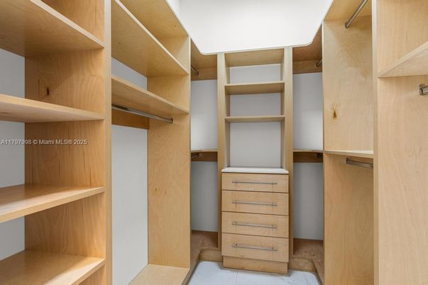 Interior, Walk-in Closets