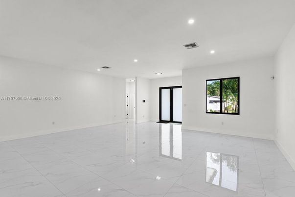 Empty room, Interior, Marble, Recessed Lighting