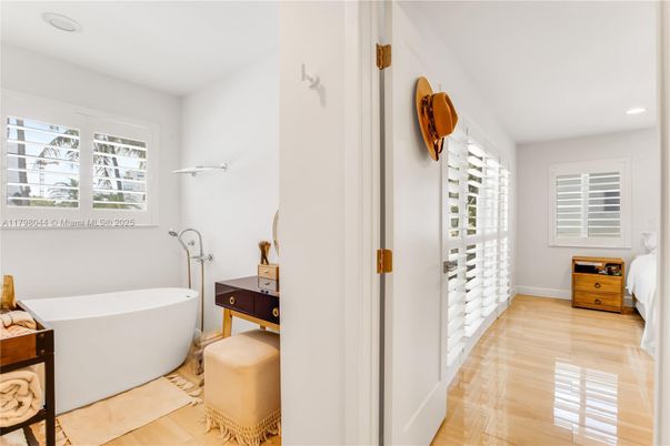 Bathroom, Free Standing Baths, Interior, Recessed Lighting, Wood Texture Flooring
