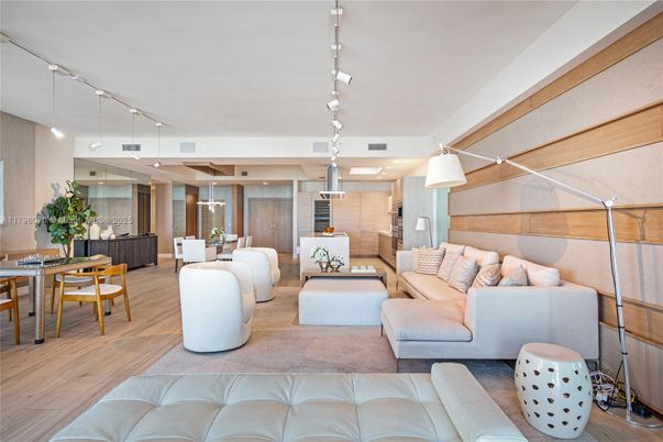 Dining room, Interior, Living room, Pendant Lights, Recessed Lighting, Wood Texture Flooring
