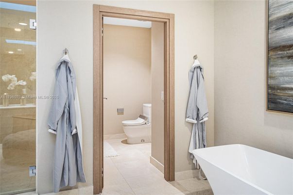 Bathroom, Free Standing Baths, Interior