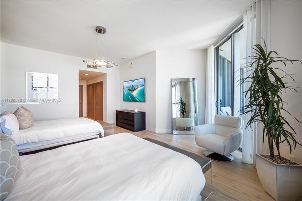 Bedroom, Interior, Pendant Lights, Recessed Lighting, Wood Texture Flooring