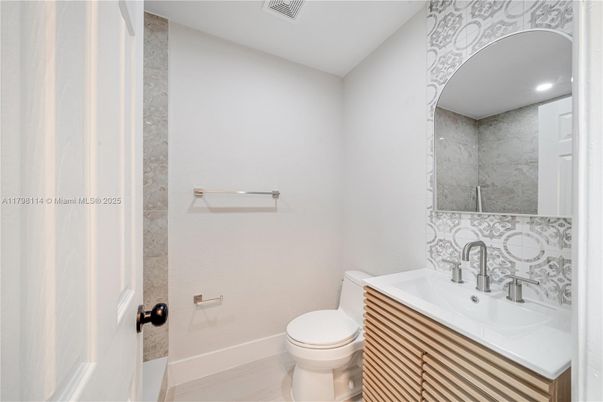 Bathroom, Interior, Recessed Lighting