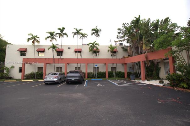 Exterior, Facade, Condo Building