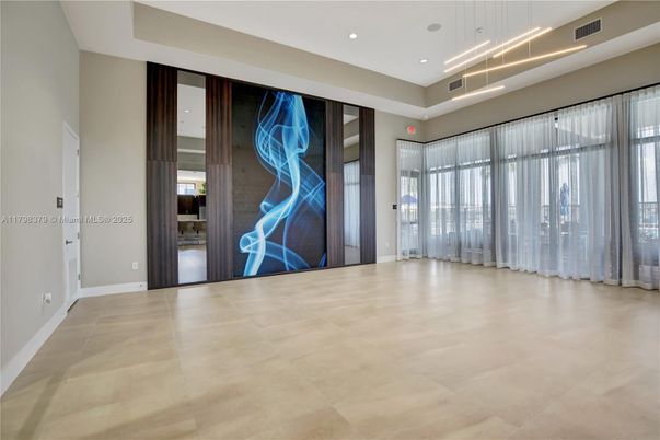 Empty room, Interior, Pendant Lights, Recessed Lighting