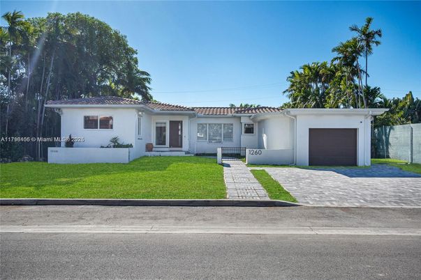 Attached, Exterior, Facade, Spanish Mediterranean