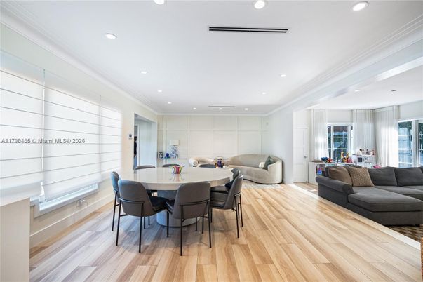 Dining room, Interior, Living room, Recessed Lighting, Wood Texture Flooring