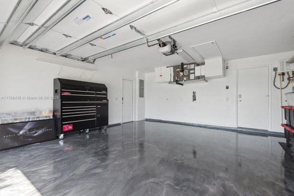 Garage, Interior