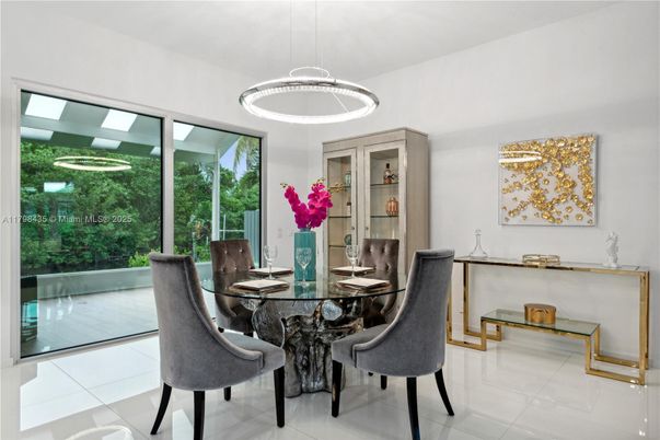 Dining room, Interior, Pendant Lights