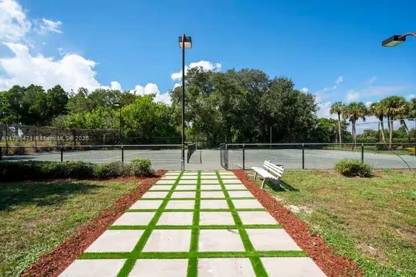 Exterior, Tennis Courts
