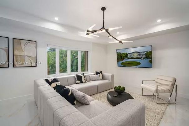 Interior, Living room, Pendant Lights, Recessed Lighting
