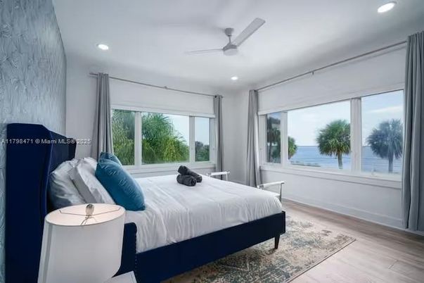 Bedroom, Interior, Recessed Lighting, Water, Wood Texture Flooring