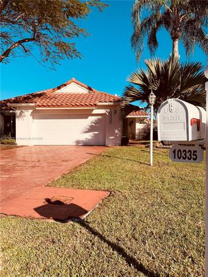 Backyard, Detached Garage, Exterior