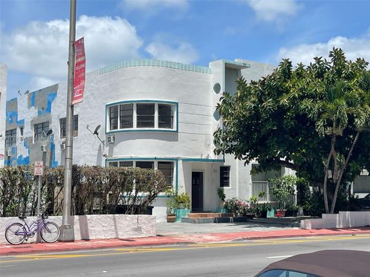 Exterior, Facade, Spanish Mediterranean