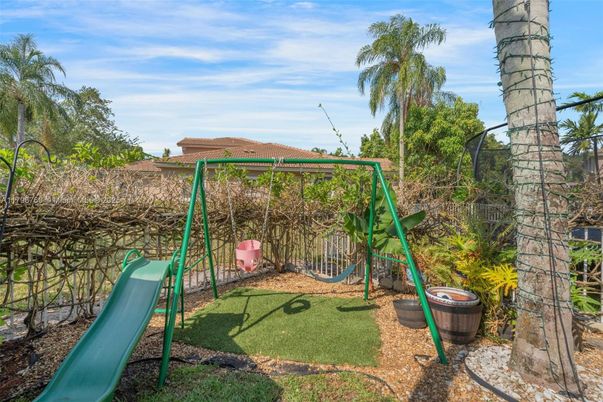 Backyard, Exterior, Playground