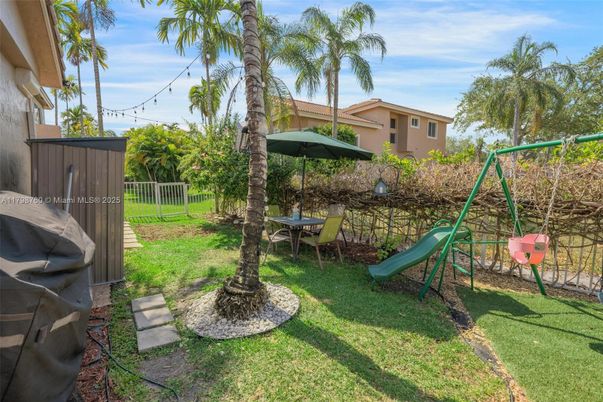 Backyard, Exterior, Playground