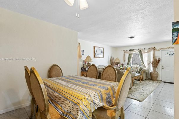 Dining room, Interior