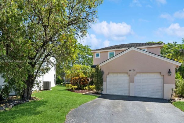 Backyard, Detached Garage, Exterior