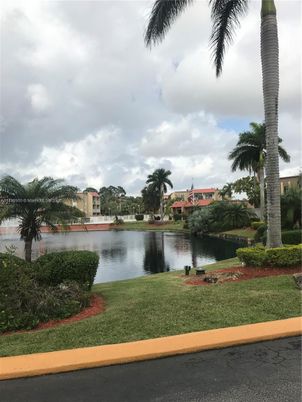 Exterior, Lake