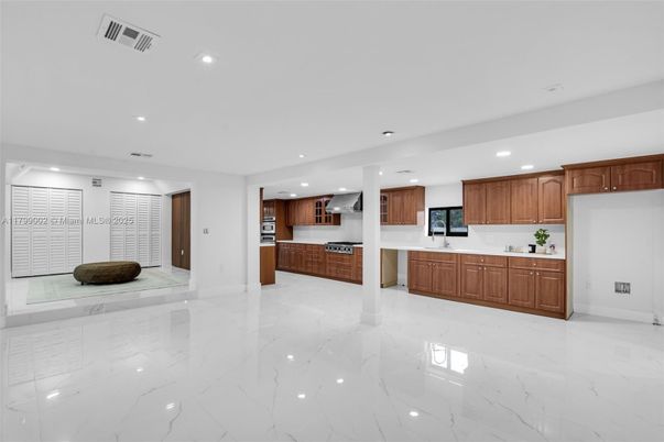 Interior, Kitchen, Marble, Recessed Lighting