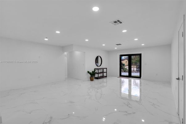 Empty room, Interior, Marble, Recessed Lighting