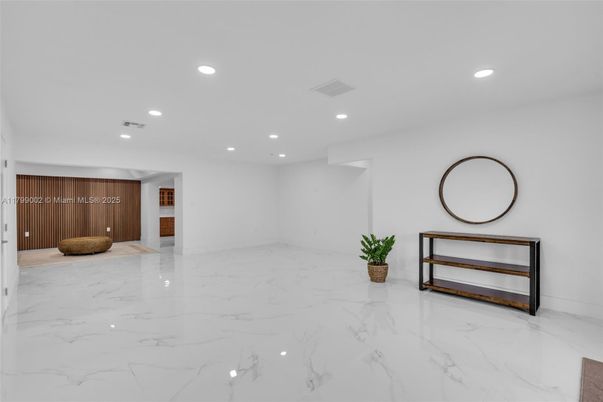 Empty room, Interior, Marble, Recessed Lighting