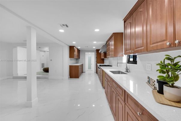 Interior, Kitchen, Marble, Recessed Lighting