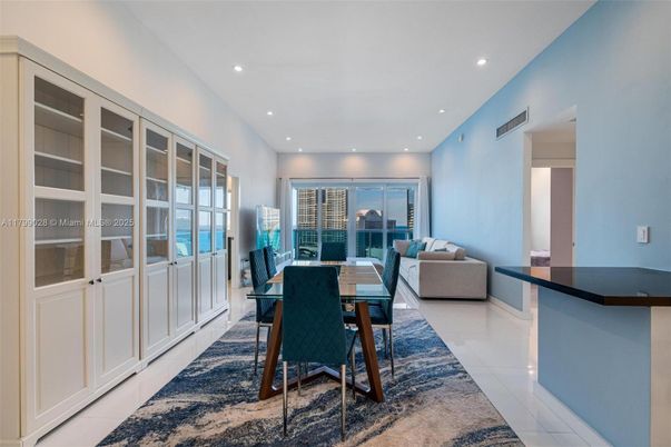 Dining room, Interior, Living room, Recessed Lighting
