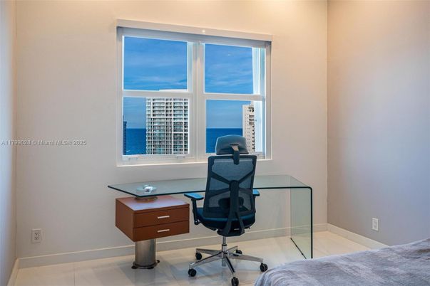 Home Office, Interior, Water
