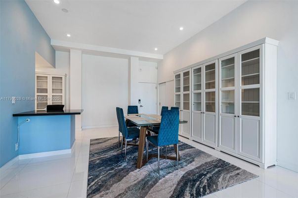 Dining room, Interior, Recessed Lighting