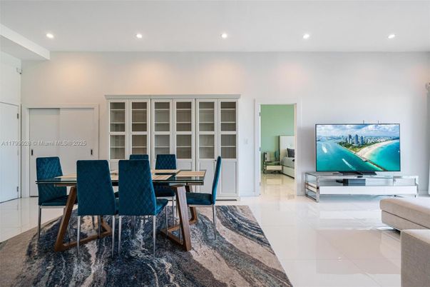 Dining room, Interior, Recessed Lighting