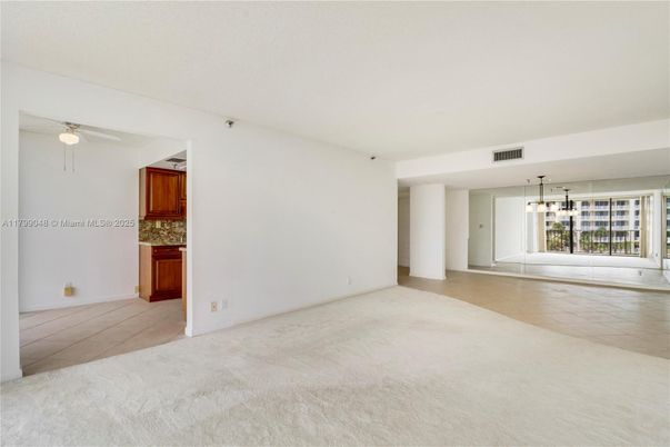 Empty room, Interior, Pendant Lights