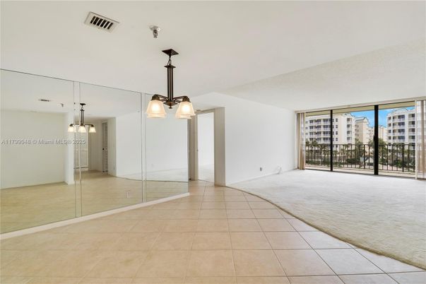 Empty room, Interior, Pendant Lights