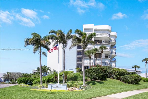 Exterior, Facade, Condo Building
