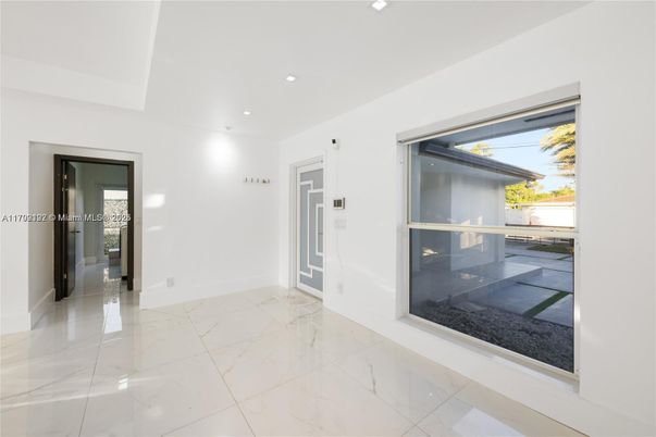 Empty room, Interior, Marble, Recessed Lighting