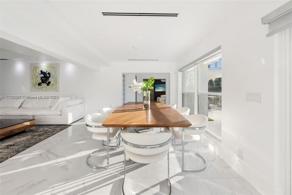 Dining room, Interior, Living room, Marble, Recessed Lighting